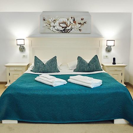 Boutique Hotel Casa Medievala Curtea De Arges Ngoại thất bức ảnh
