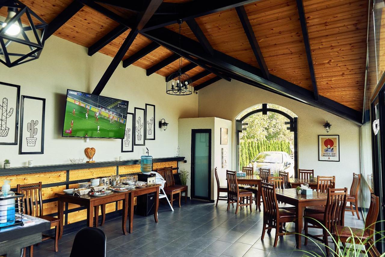 Boutique Hotel Casa Medievala Curtea De Arges Ngoại thất bức ảnh