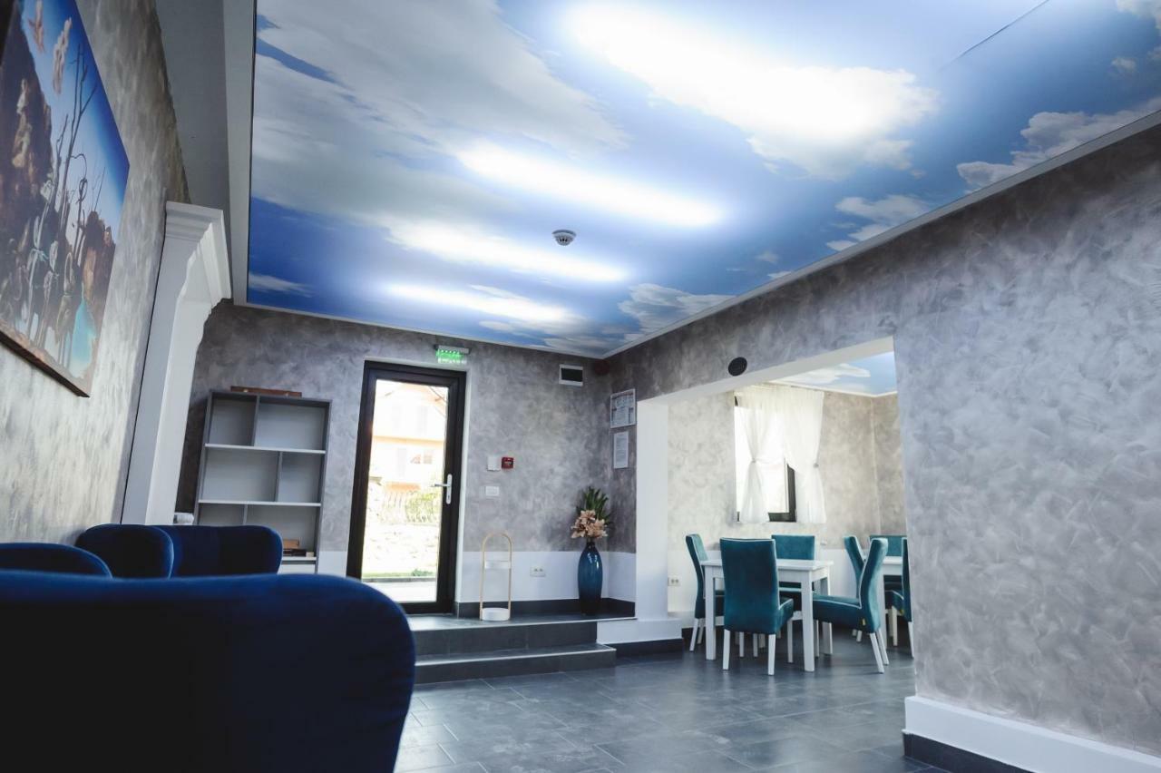 Boutique Hotel Casa Medievala Curtea De Arges Ngoại thất bức ảnh